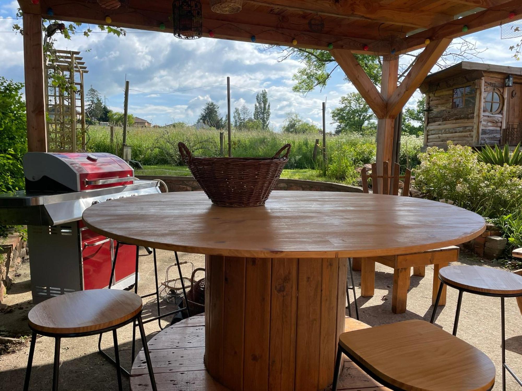 La Grange Aux Hirondelles - Appartement Complet Et Independant Commelle-Vernay Kültér fotó